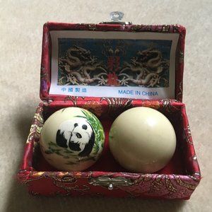 medicine balls with box